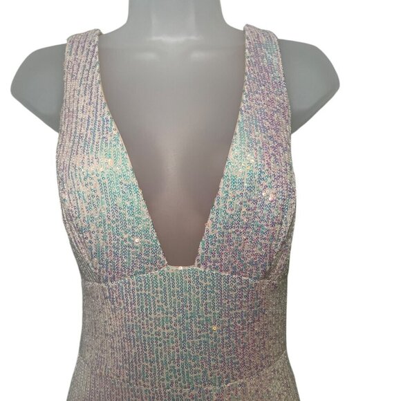 Mac Duggal 27046 Iridescent Sequin Tiered Slit Gown Size 8 - Picture 4 of 7